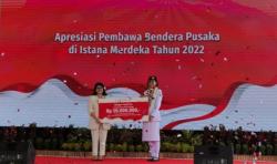 Pembawa Baki Bendera di Istana Merdeka Asal Kudus Dapat Tabungan Pendidikan Rp50 Juta