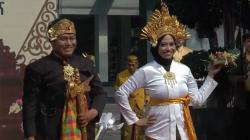 Serunya Aksi Para Dosen di Semarang saat Lenggak-lenggok di Catwalk