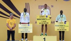 Pelari Maroko Ini Juara Maybank Marathon 2022, Diguyur Rp200 Juta