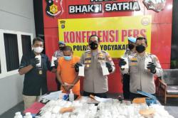 Polresta Yogyakarta Amankan Ratusan Ribu Pil Yarindo<