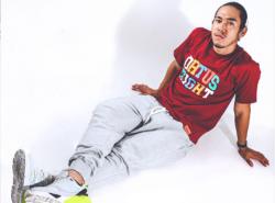 Bek Persija Ryuji Utomo Luncurkan Sepatu, Kolaborasi dengan Brand Lokal