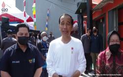 Jokowi Serahkan BLT BBM di Sentani Papua, Ini Harapannya untuk Warga