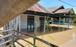 Banjir dan Longsor di Bengkulu Meluas ke 7 Daerah, 6 Jembatan Rusak 