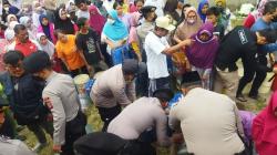 Warga Ngamprah KBB Krisis Air Bersih akibat Kemarau, Sumur Mengering<