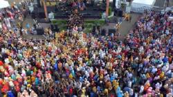 Nikah Massal dengan Pelaminan Terbanyak, Tangerang Ngebesan Pecahkan Rekor Muri<
