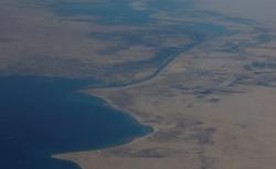 Kapal Tanker Singapura Terdampar di Terusan Suez, Lalu Lintas Sempat Terhambat