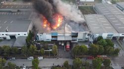 3 Pabrik di Jababeka Cikarang Terbakar, Ada Suara Ledakan<