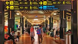 Hasil PCR Tidak Berlaku, Naik Pesawat Rute Domestik Wajib Vaksin Dosis Ketiga