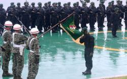 Berseragam Hitam, Pasukan Khusus Kostrad Ini Ahli Memakai Sumpit Dayak Mematikan