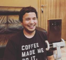 Kisah Sukses Pemilik Warunk Upnormal, Berawal dari Sedekah 1.000 Porsi Nasi Goreng