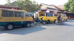 Sopir Angkot di Majalengka Mogok, Tuntut Ongkos Naik Rp7.000<