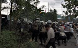 Dipantau Kapolda, Demo Mahasiswa di Mataram Ricuh, Massa Rusak Pagar DPRD NTB