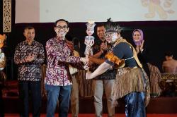 Unik, Mahasiswa Baru UMY Pecahkan Rekor Dunia Pagelaran Wayang dengan Dalang Terbanyak<