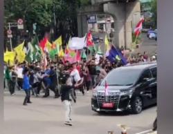 Mobil Wapres Diadang Pendemo di Palembang, Begini Penjelasan Jubir Ma'ruf Amin<