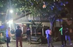 Kronologi Pengendara Mabuk Alami Kecelakaan Tunggal hingga Motor Naik ke Atas Rumah Warga