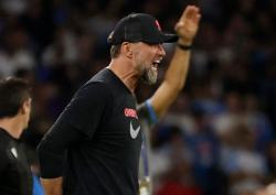Klopp Minta Maaf ke Guardiola usai Dilempar Koin Pendukung Liverpool: Harusnya Tak Terjadi!