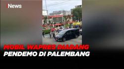 Mobil Wapres Diadang Pendemo Tolak Kenaikan Harga BBM di Palembang <