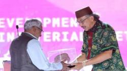 Kenalkan Kerajinan Khas, Pj Gubernur Babel Berikan Kopiah dan Tas Resam ke Delegasi G20