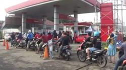 Barcode MyPertamina Eror, Warga Purwakarta Terjebak Antrean Panjang saat Isi BBM di SPBU