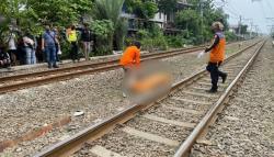 Mengenaskan, Pria Tewas Tertabrak Kereta di Perlintasan Rel Kebon Jeruk<