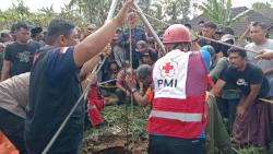 Nenek di Malang Tewas Tercebur Septik Tank 30 Meter, Evakuasi Dramatis