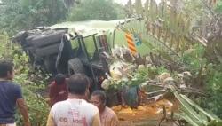 Truk Tangki CPO Tabrak Minibus di Jalinsum Tapsel, 2 Tewas 5 Luka-Luka<