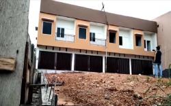 Bangunan Ruko Baru Nyaris Ambruk hingga Timpa Rumah Warga di Banjarmasin