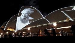 Sydney Opera House Dihiasi Foto Ratu Elizabeth II