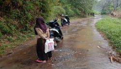 HUT ke-152 Kabupaten Sukabumi, Warga Berharap Jadi Momentum Perbaikan Jalan Rusak<