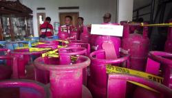 Polisi Bongkar Kasus Penyuntikan Tabung Elpiji 12 Kg di Cilengkrang Bandung<