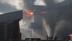 Kebakaran Gudang JNE di Depok<