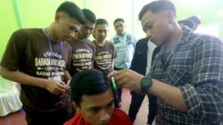 Anak Didik Pemasyarakatan Gorontalo Dilatih Keterampilan Cukur Rambut, Tujuannya Mulia
