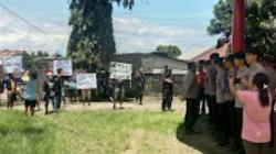 Masyarakat Desa di Minahasa Selatan Demo, Desak Kumtua Transparan Kelola Anggaran