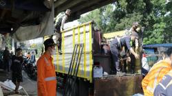Rumah-Warung di Babakan Sari Bandung Dibongkar, PT KAI: Penghuni Tak Bayar Sewa<