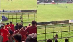 Diteriaki Sambo oleh Suporter Bola, Polisi Ini Tersenyum dan Lambaikan Tangan<