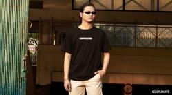 Benarkah Warna Hitam Bisa Membuat Pria Terlihat Lebih Menarik?