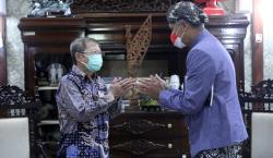 Kisah Perjuangan Dr Lie di Tengah Hutan Papua Bikin Ganjar Terharu dan Bangga<