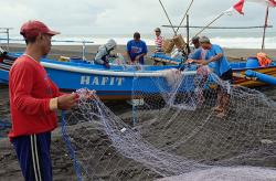 Kenaikan Harga BBM Jadikan Biaya Operasional Nelayan Kulonprogo Membengkak