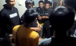 Kepergok Curi Besi Halte Bus, Dua Pemuda di Makassar Diamuk Warga