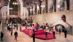 Sekitar 250.000 Orang Melayat Ratu Elizabeth, Masih di Bawah Mantan PM Inggris Winston Churchill