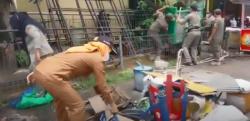 Hancurkan Kursi PKL yang Jualan di Bahu Jalan, Camat Samarinda: Kami Ini Sudah Sabar, tapi...<