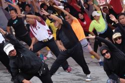 Kapolda Sulut Ikuti Olahraga Bersama Hingga Nikmati Sashimi Ikan Tuna di Megamas Manado