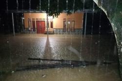  Diguyur Hujan Deras, 9 Kampung di Sukabumi Terendam Banjir<