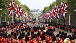 Peti Jenazah Ratu Elizabeth II Dibawa Kereta Meriam, Ditarik Prajurit Royal Navy