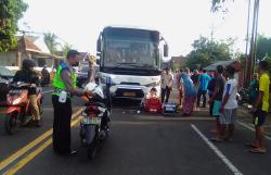 Ngeri, Lakalantas di Kulonprogo Pembonceng Motor Kakinya Hancur Tergilas Bus