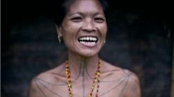 Tradisi Gigi Runcing Suku Mentawai agar Terlihat Cantik, Ekstrem Dikerik dengan Besi