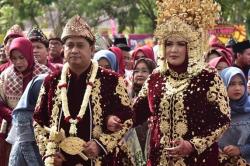 Diduga terkait Poligami, Bupati Satu Ini Umumkan Perceraiannya di Syukuran 4 Tahun Menjabat <