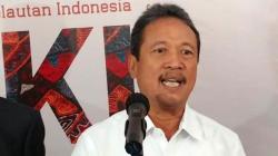 Nelayan Dilarang Tangkap Ikan Sebulan, Gantinya Cari Sampah Plastik di Laut untuk Dijual<