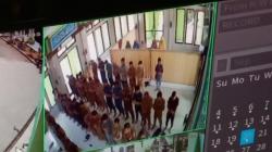 Pura-Pura Ikut Salat, Pencuri di Lampung Terekam CCTV Gondol Tas Milik Wartawan