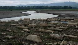 Terungkap Dasar Waduk Gajah Mungkur Berisi Kuburan, Muncul saat Air Menyusut